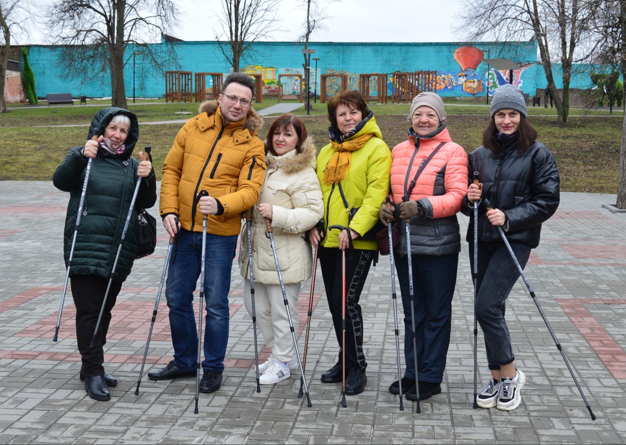 27 Комплексных центров социального обслуживания Курской области присоединились к Всероссийской акции "10 000 шагов к жизни"